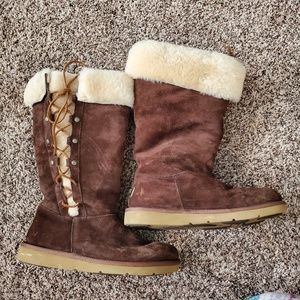 NEW Uggs size 8 tall boot lace up brown tan